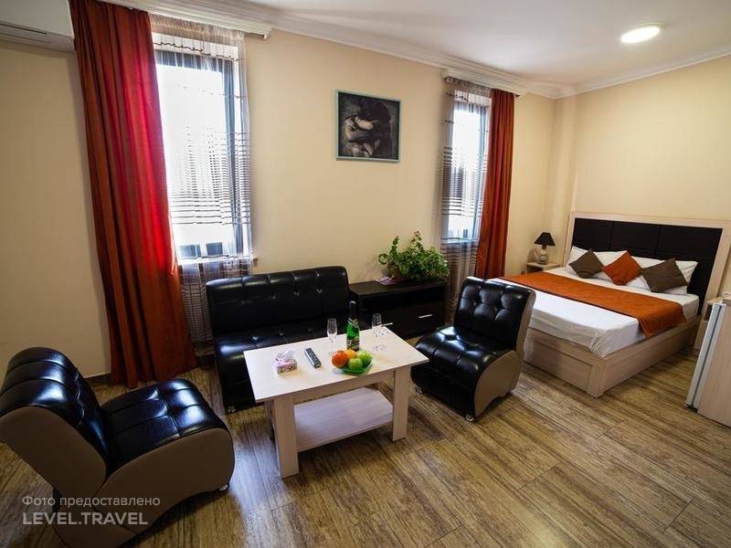 Alex Hotel