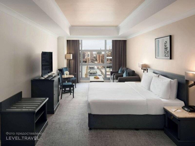 Anwar Al Madinah Movenpick Hotel