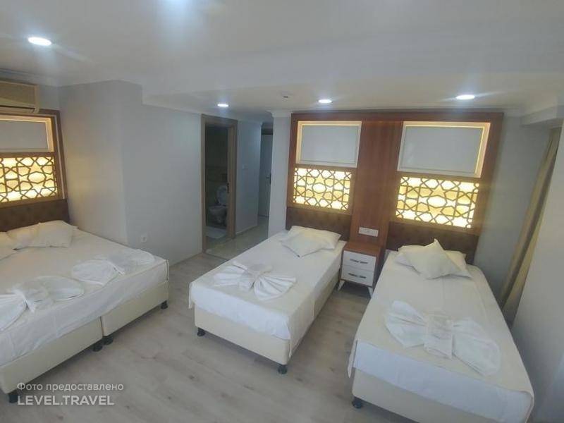 Grand Liza Hotel