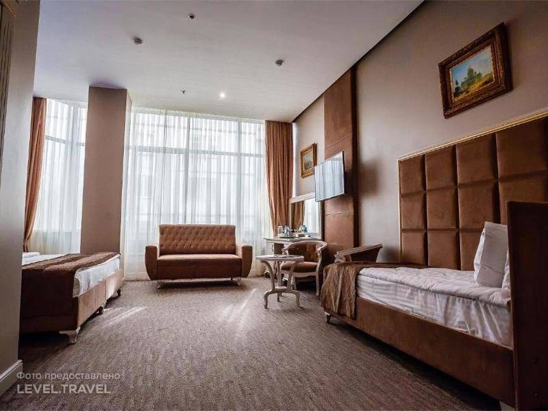 Grand Sapphire Hotel