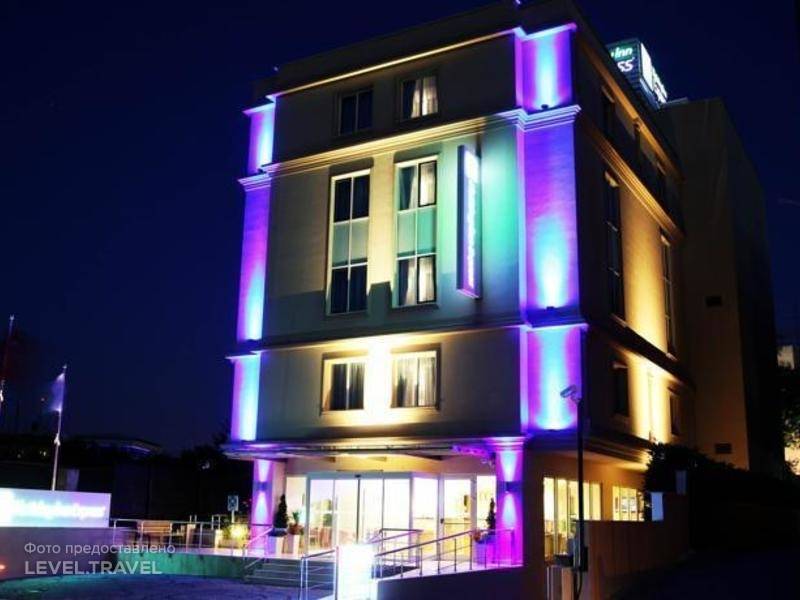 Holiday Inn Express Altunizade Hotel
