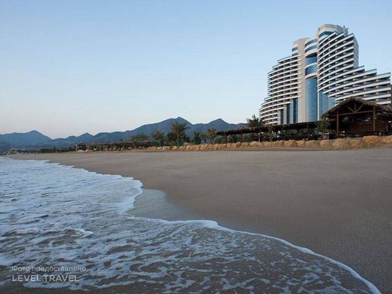 Le Meridien Al Aqah Beach Resort