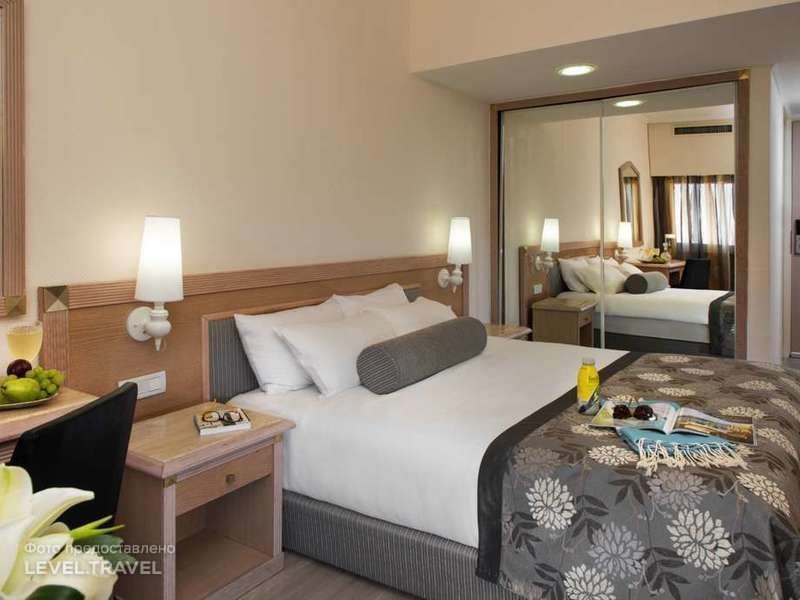 hotel-Leonardo Gordon Beach-IL