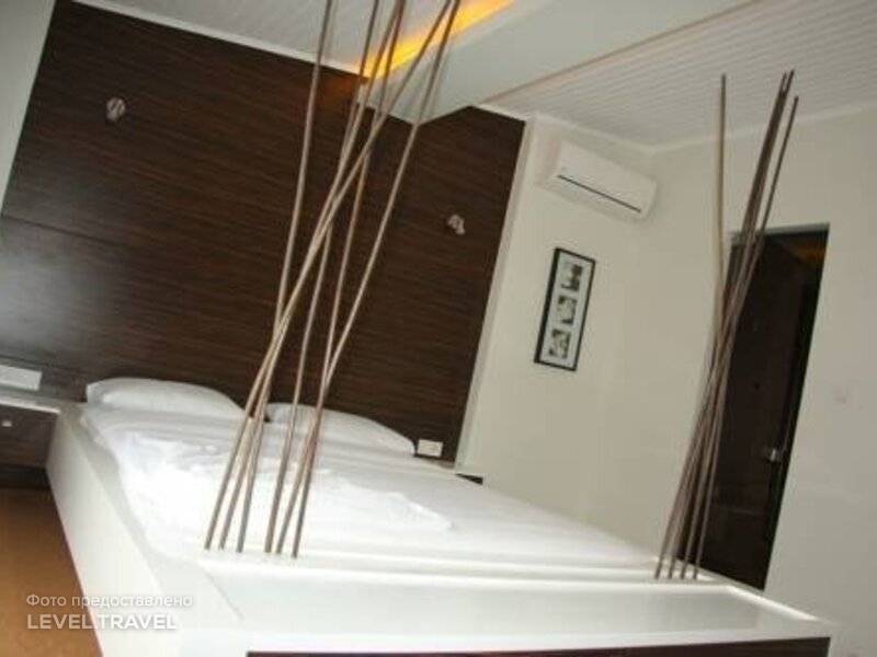 Mio Suites Ii