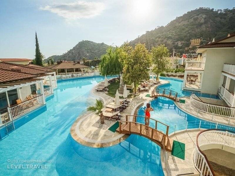 Mozaik Swim Up