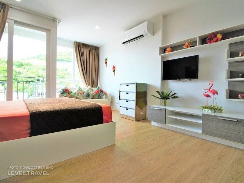 Ozone Condotel Kata Beach