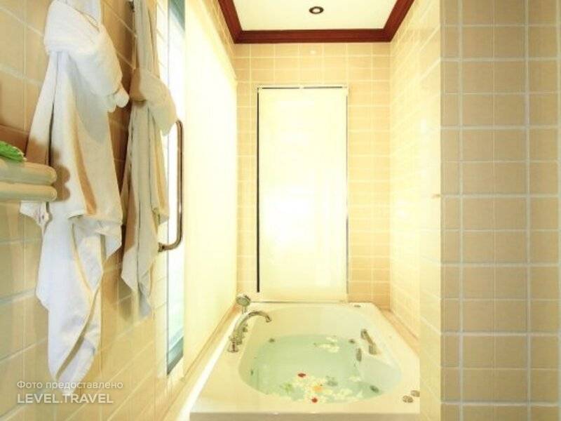 Pao Jin Poon Beach Front Villa