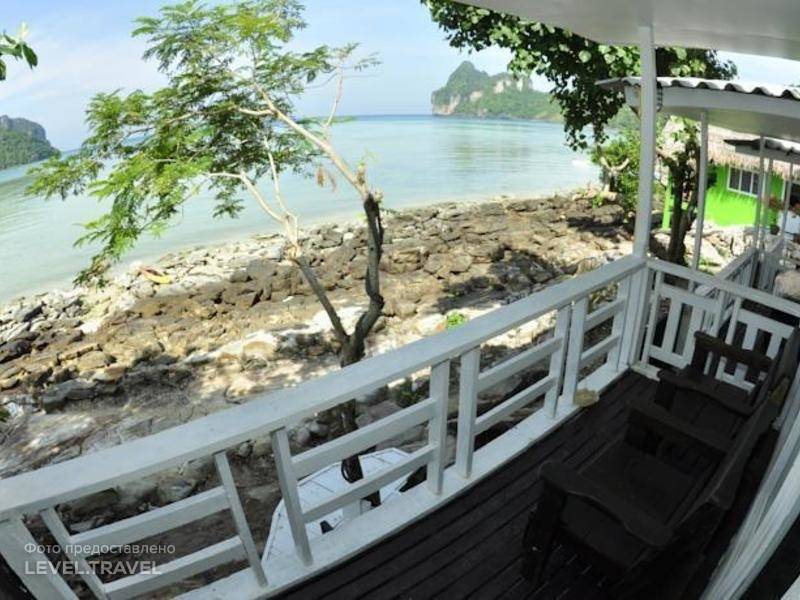 Phi Phi Cozy Sea Front Resort