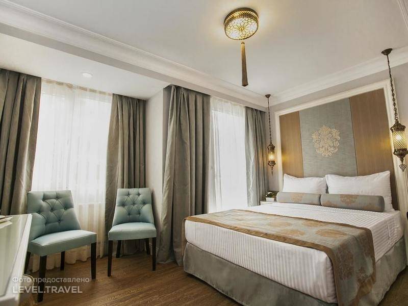 Raymond Blue Hotel
