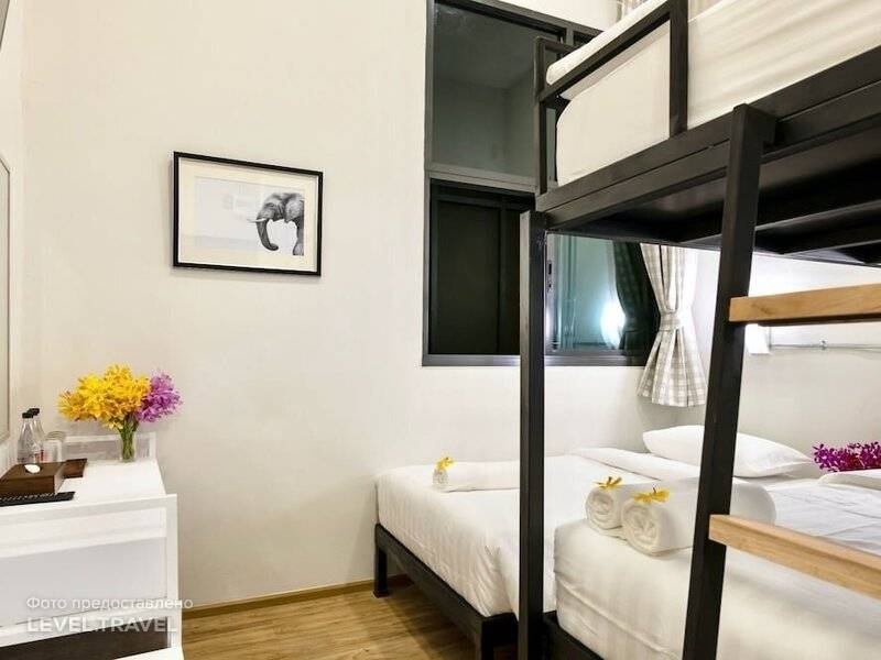 Red Door Heritage Hotel — Hostel