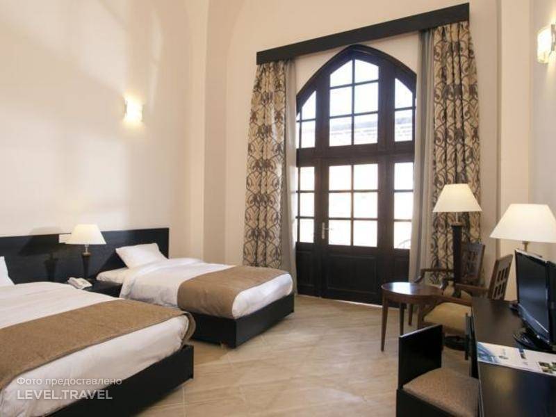 Rohanou Beach Resort