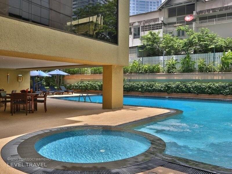 Siri Sathorn Bangkok by UHG