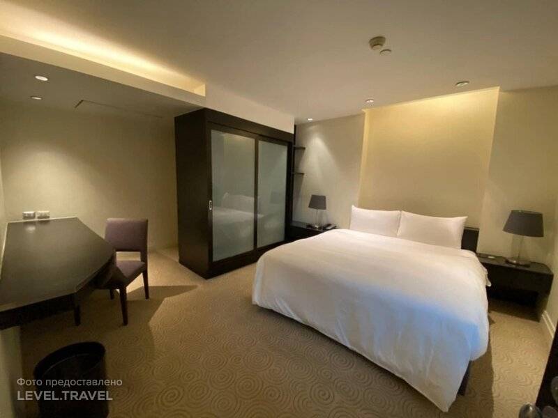 Siri Sathorn Bangkok by UHG
