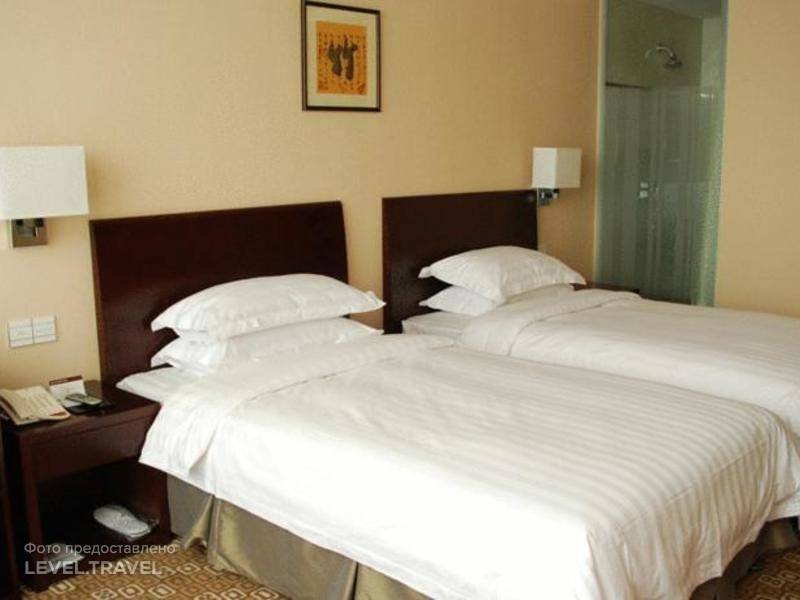 Tailong Plaza Hotel