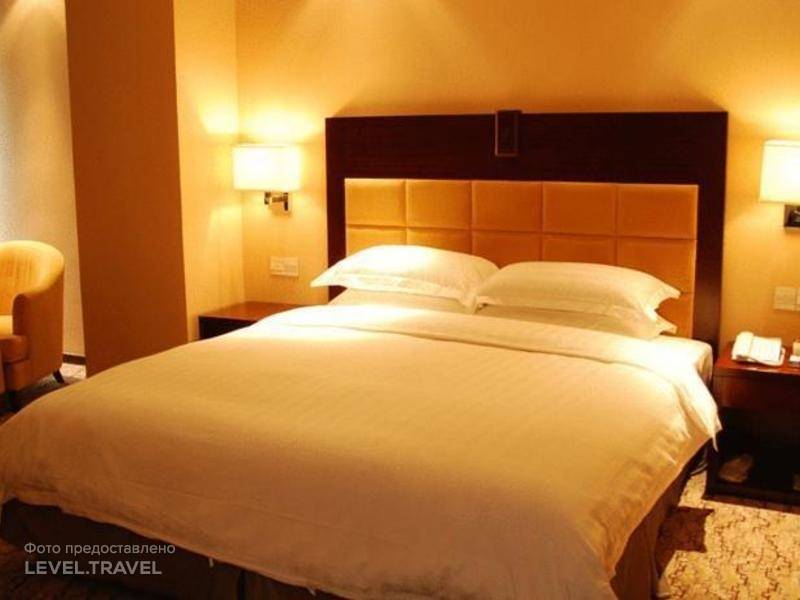 Tailong Plaza Hotel