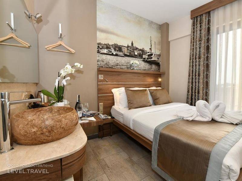 The Pera Hotel
