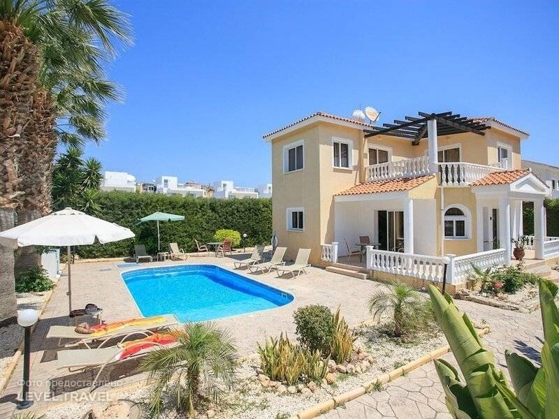 hotel-Villa Anastasia Large Private Pool Walk To Beach A C Wifi Car Not Required Eco-Friendly — 2400-CY