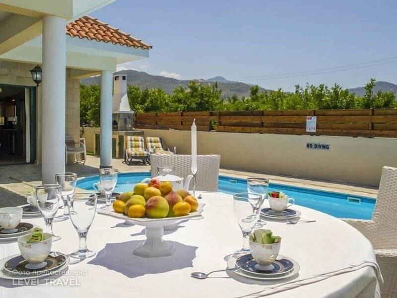 hotel-Villa Charianna Large Private Pool Walk To Beach Sea Views A C Wifi Car Not Required Eco-Frie — 1985-CY