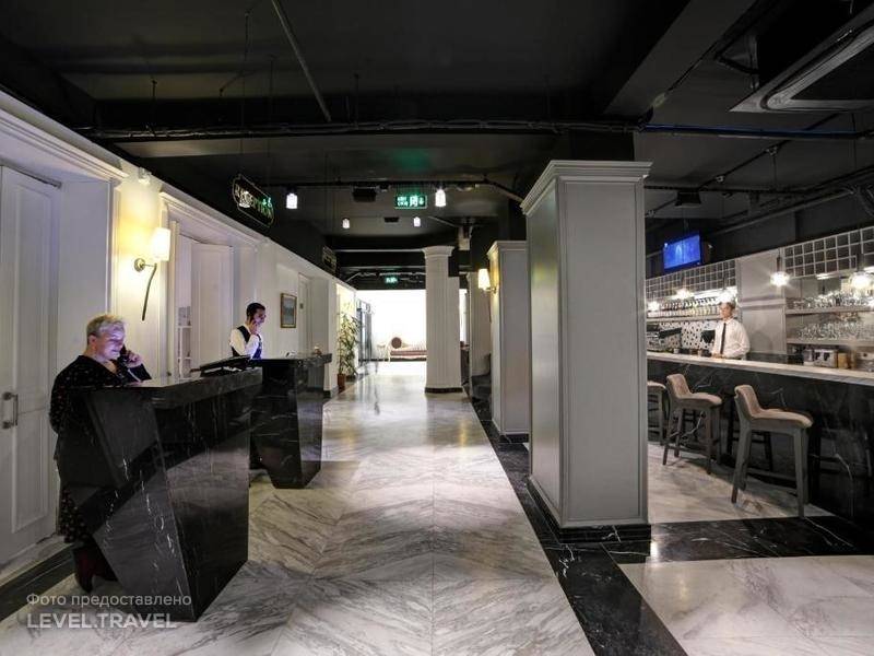 White Monarch Hotel