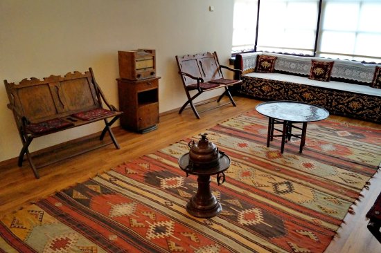 Одна из комнат в доме-музее Ататюрка