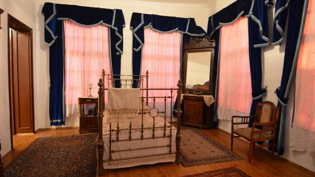 Спалья в доме-музее Ататюрка